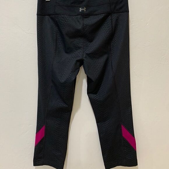 UNDER ARMOUR All season Gear Capri Black purple snake skin print Small - Picture 2 of 5